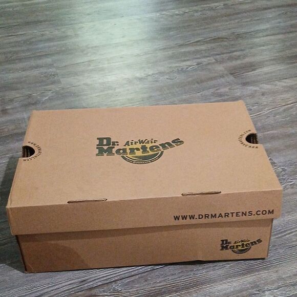 Dr Martens Air Wair Zavala white combat 8 eye boots EUC worn once comes with box - Picture 10 of 15